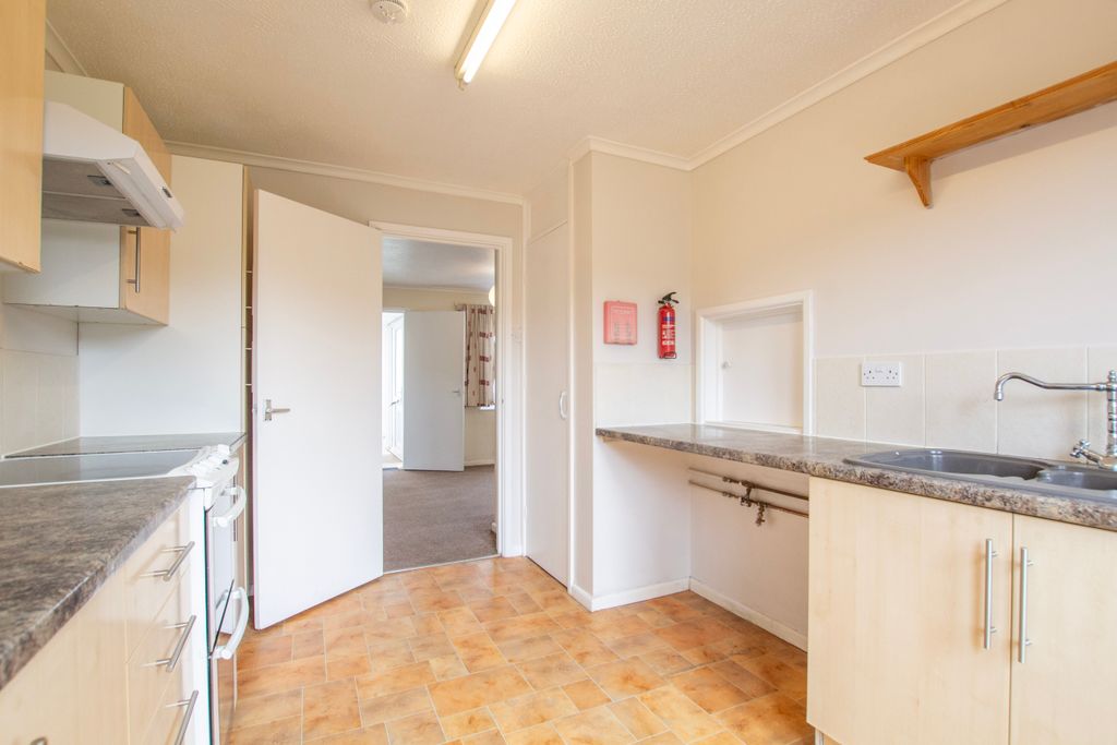 Property photo 3 of 13 Kitchen