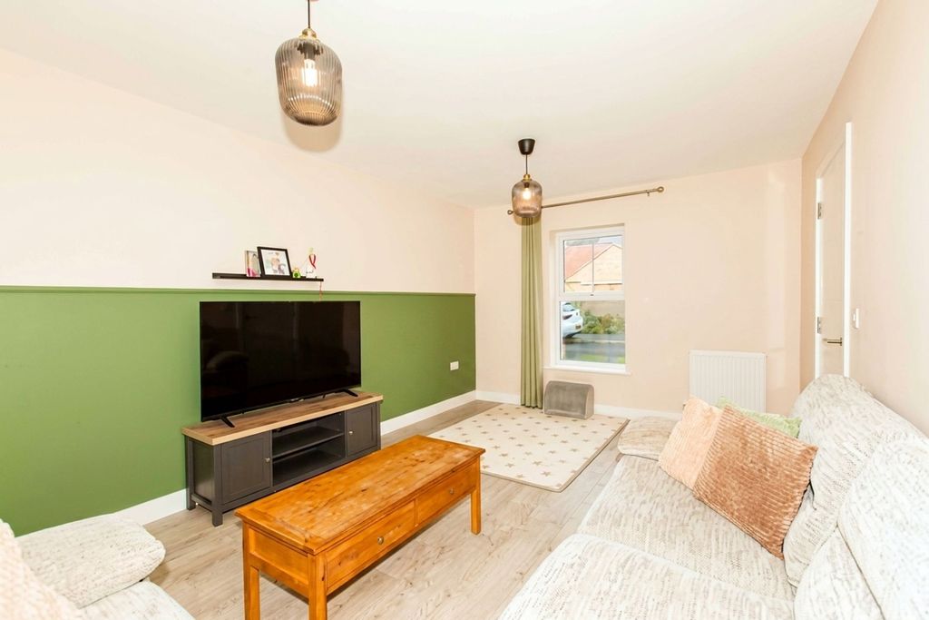 Property photo 3 of 40
