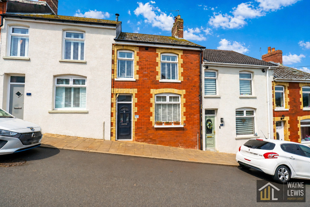 Property photo 2 of 43