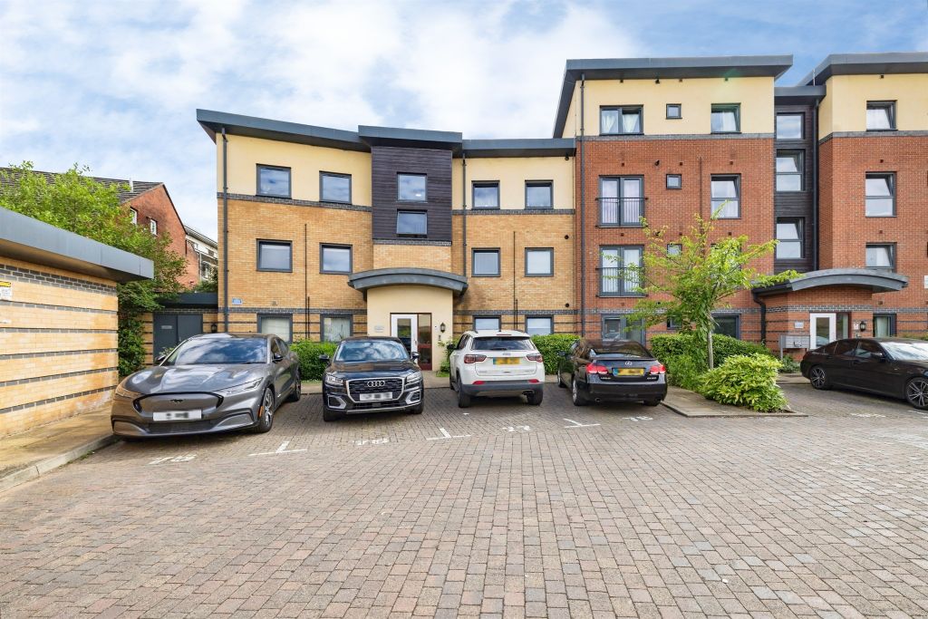 Property photo 1 of 12