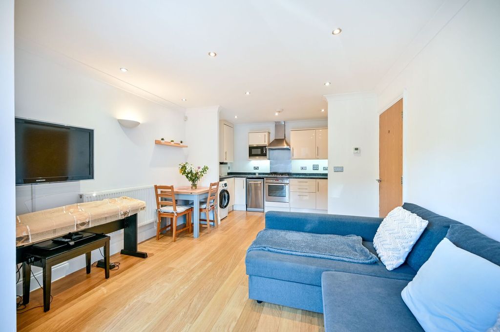 Property photo 2 of 7