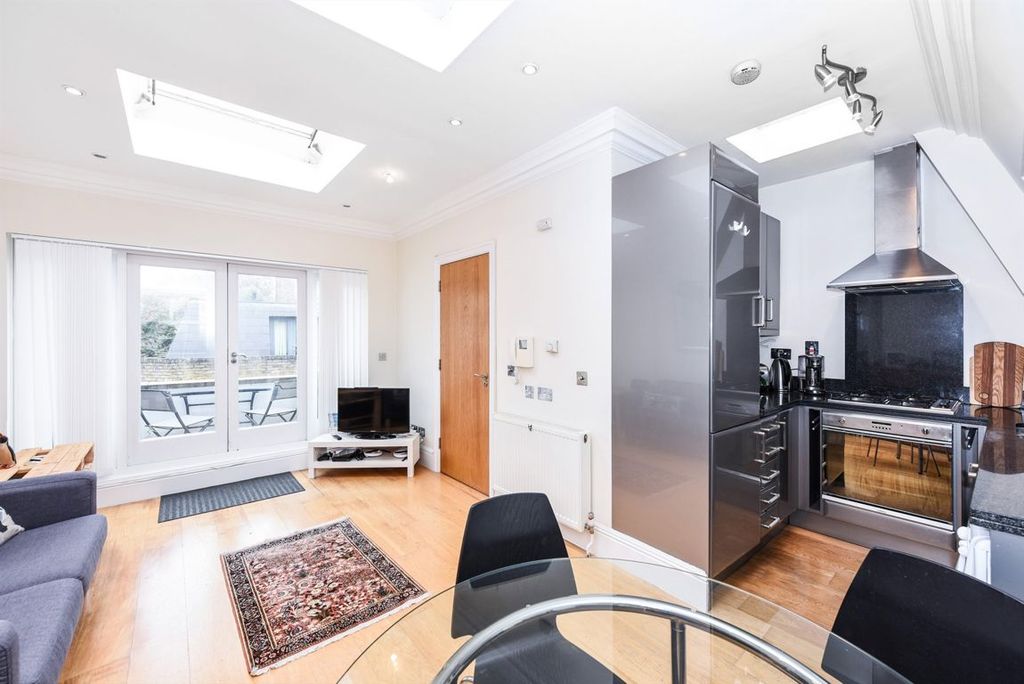 Property photo 2 of 8