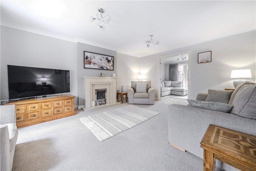 Property photo 3 of 22 Sitting Room