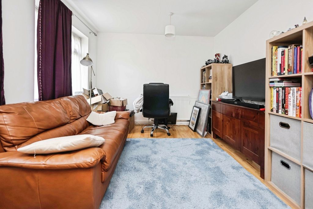 Property photo 2 of 11 Photo