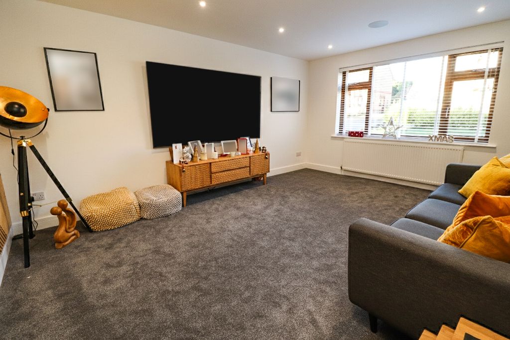 Property photo 3 of 23