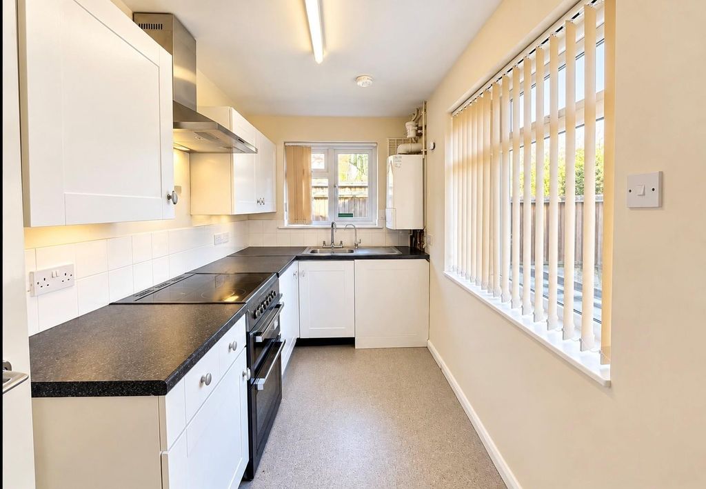 Property photo 3 of 9 Kitchen.Jpg