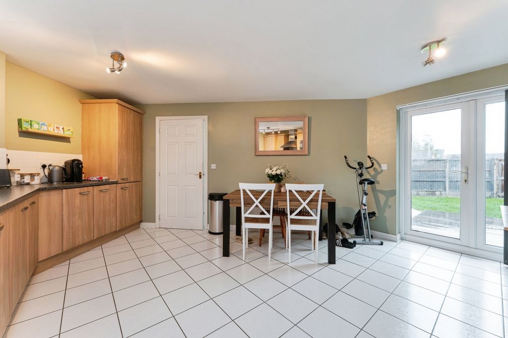 Property photo 3 of 16 Photo