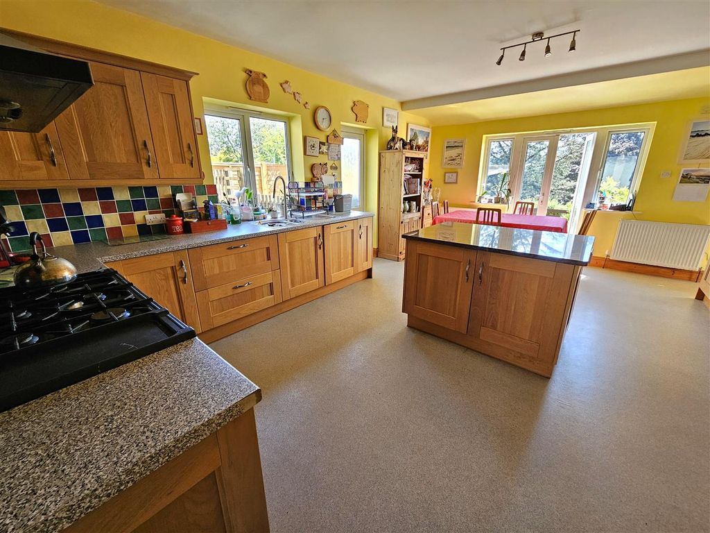 Property photo 2 of 23 Kitchen Breakfast Room.Jpg