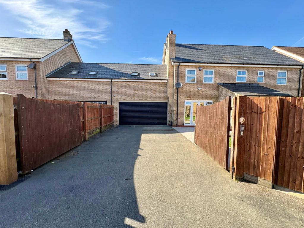 Property photo 2 of 8 Gallery