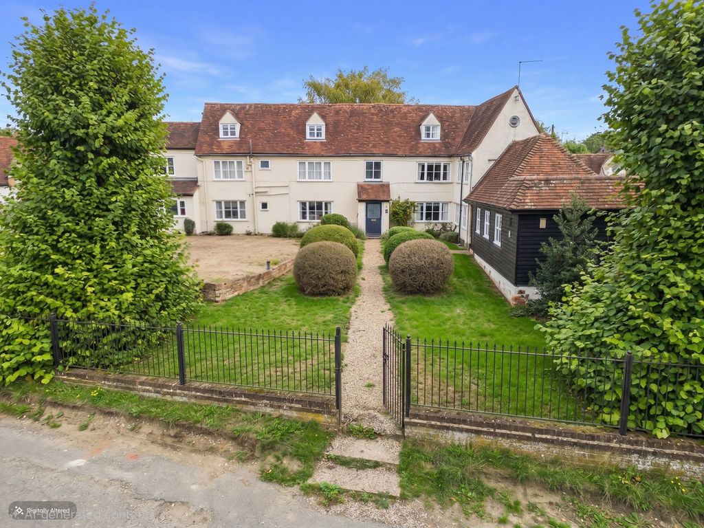 Property photo 2 of 9