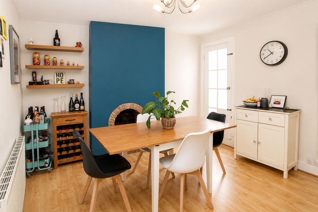 Property photo 2 of 15 Dining2