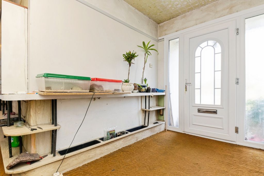 Property photo 2 of 20 Hallway