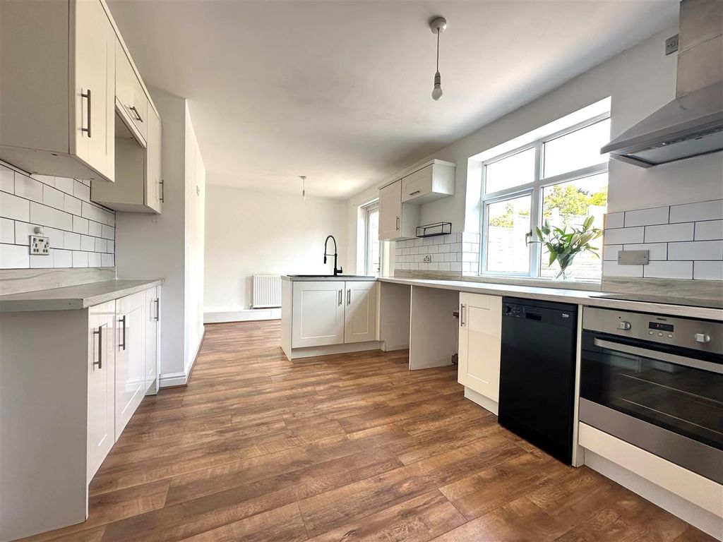 Property photo 2 of 36 Kitchen x 4.Jpg