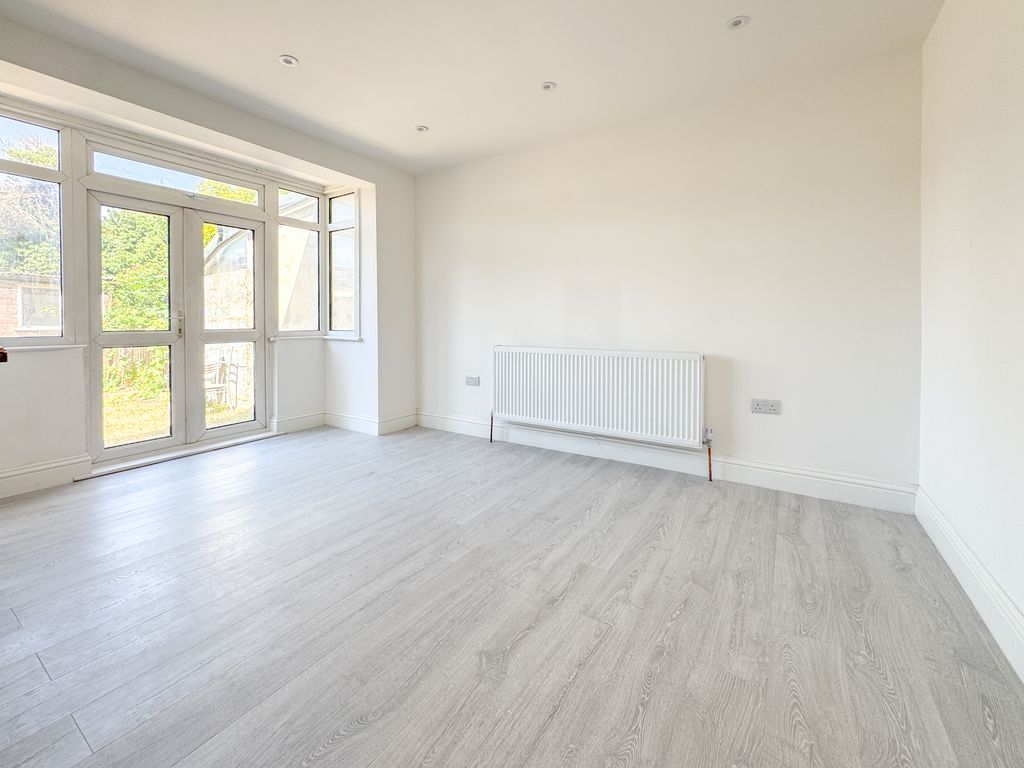 Property photo 1 of 17 Image