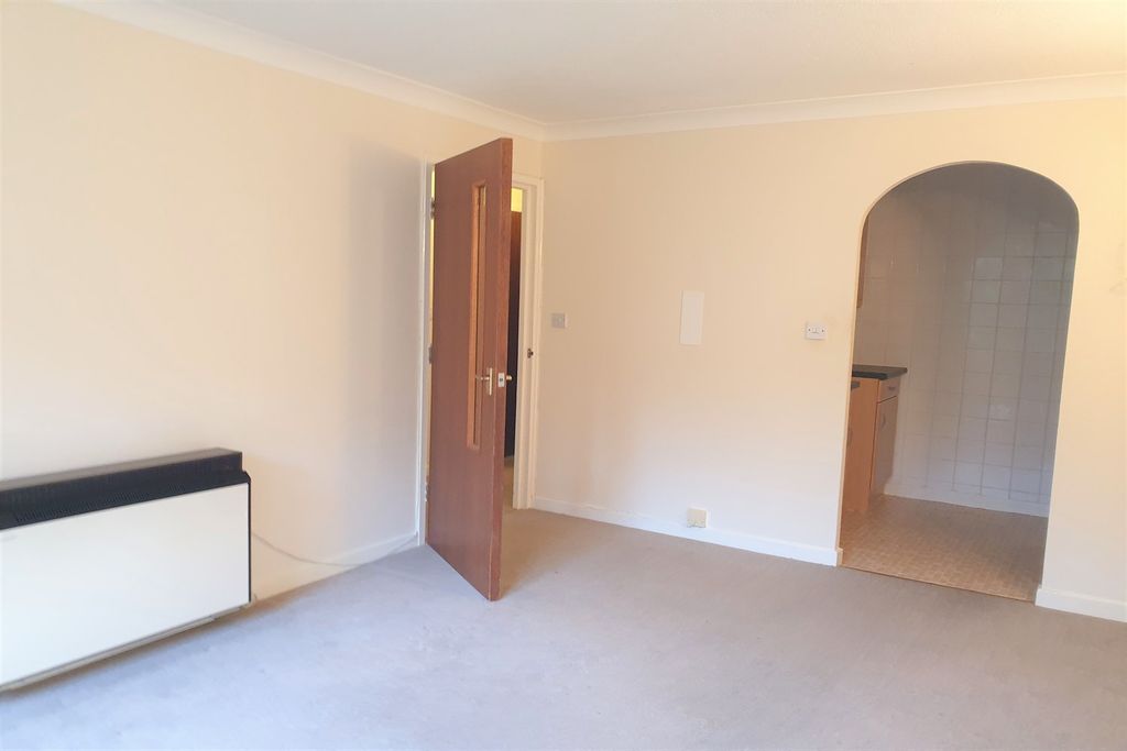 Property photo 3 of 16