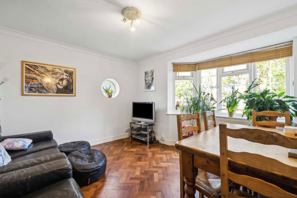Property photo 2 of 7