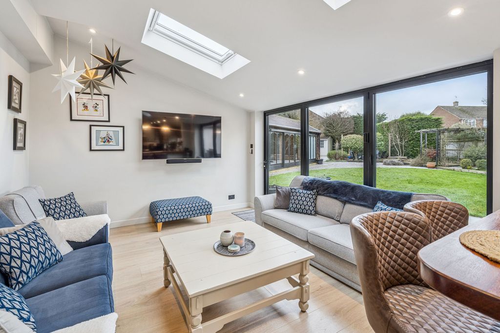 Property photo 2 of 36