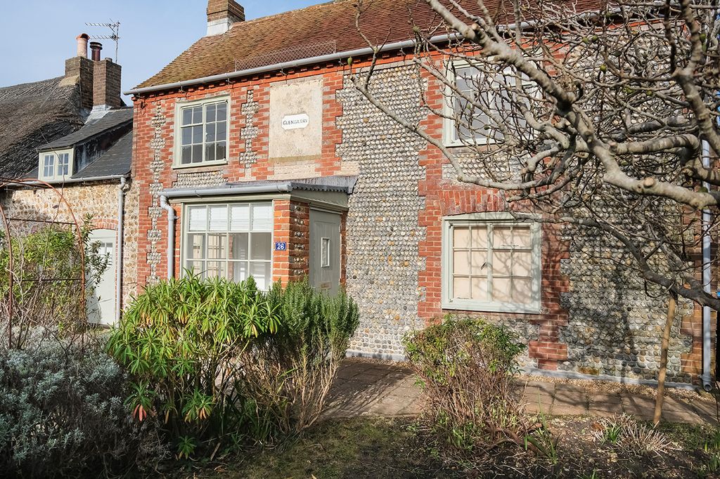 Property photo 1 of 9