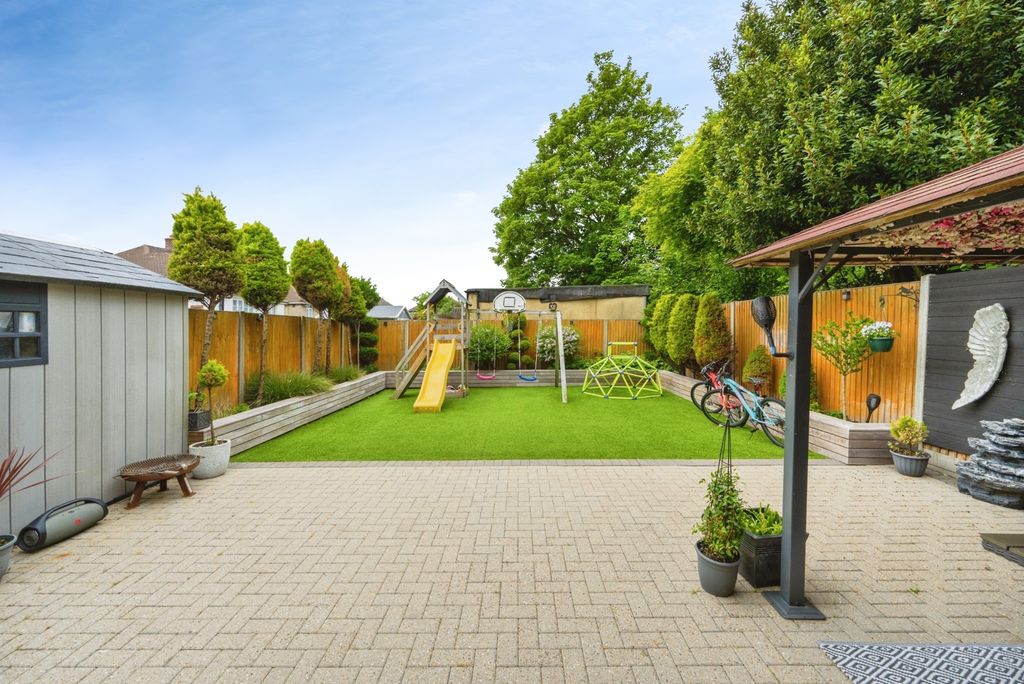 Property photo 3 of 25 Pbox-Img.Jpg