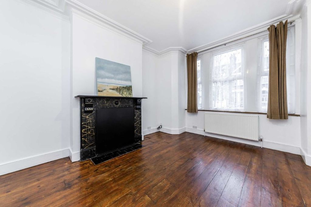 Property photo 2 of 8