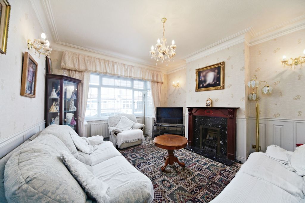 Property photo 2 of 17 Photography