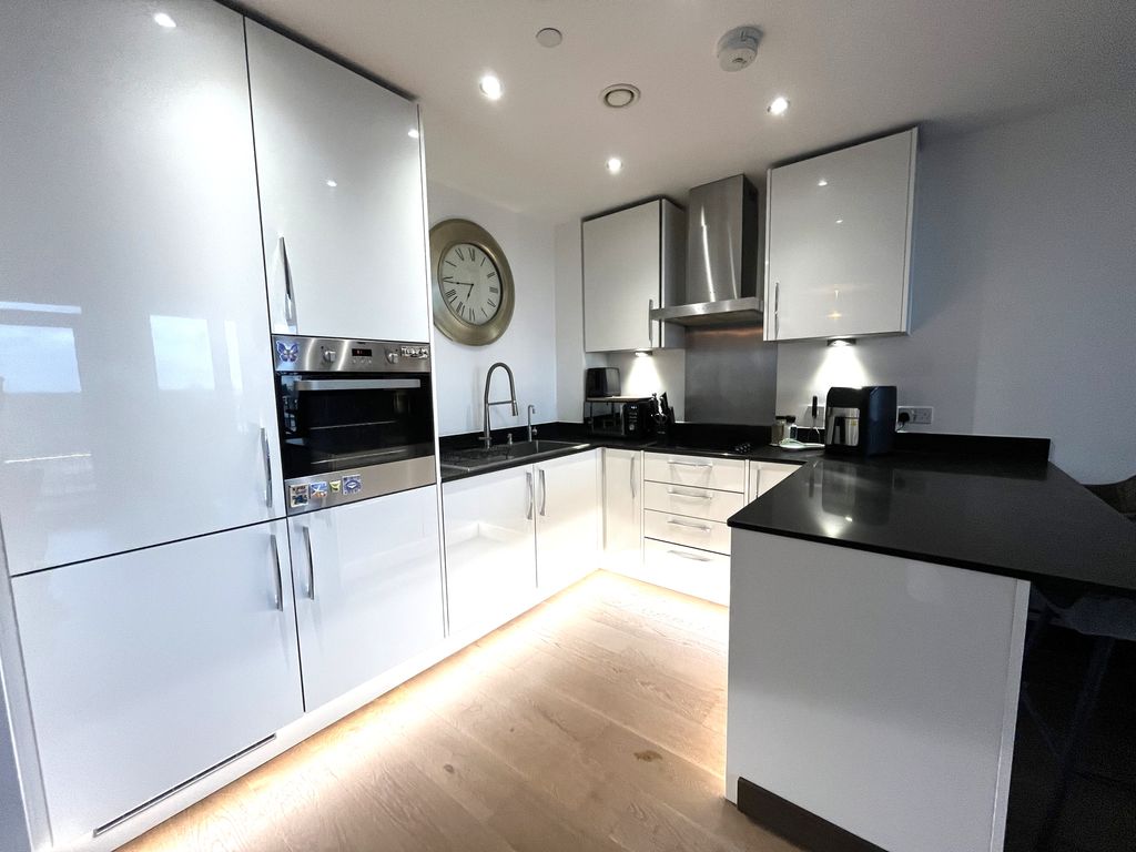 Property photo 2 of 12 Image