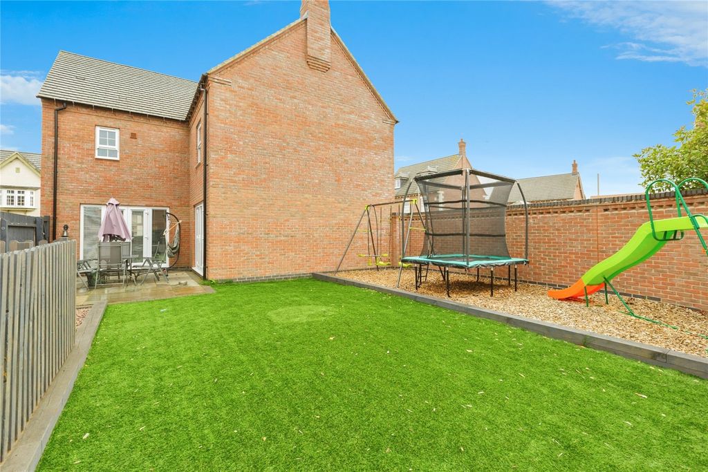 Property photo 3 of 23 Picture No. 24
