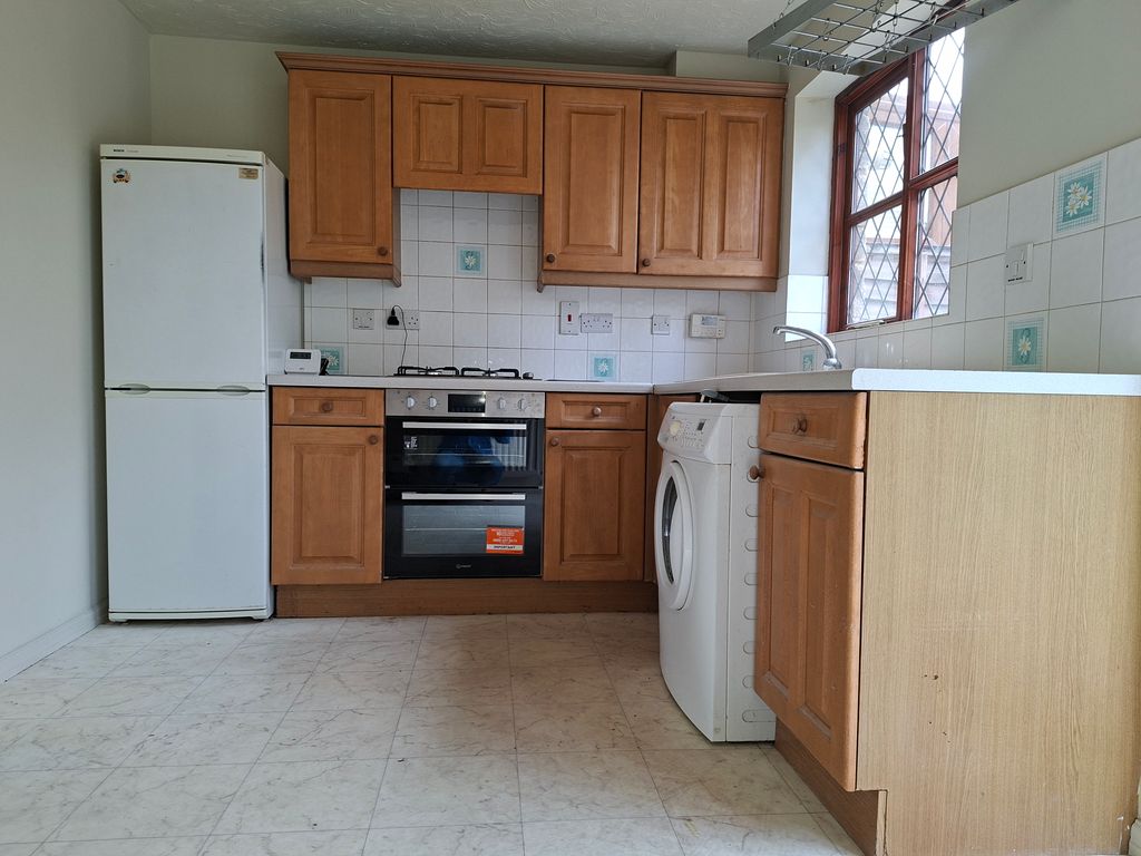 Property photo 3 of 6
