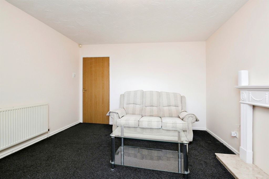 Property photo 3 of 12