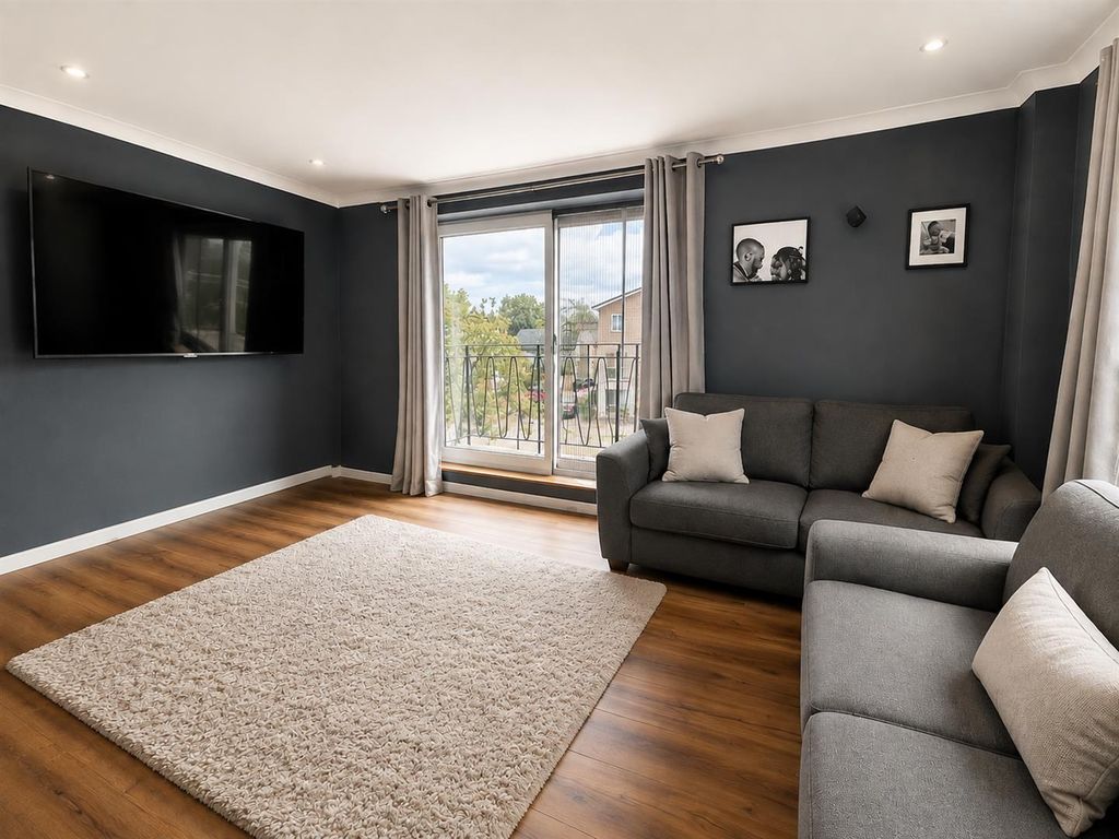 Property photo 2 of 8 9442B96E-0d52-4A42-B592-10Eb9Af3d1Cb.Png