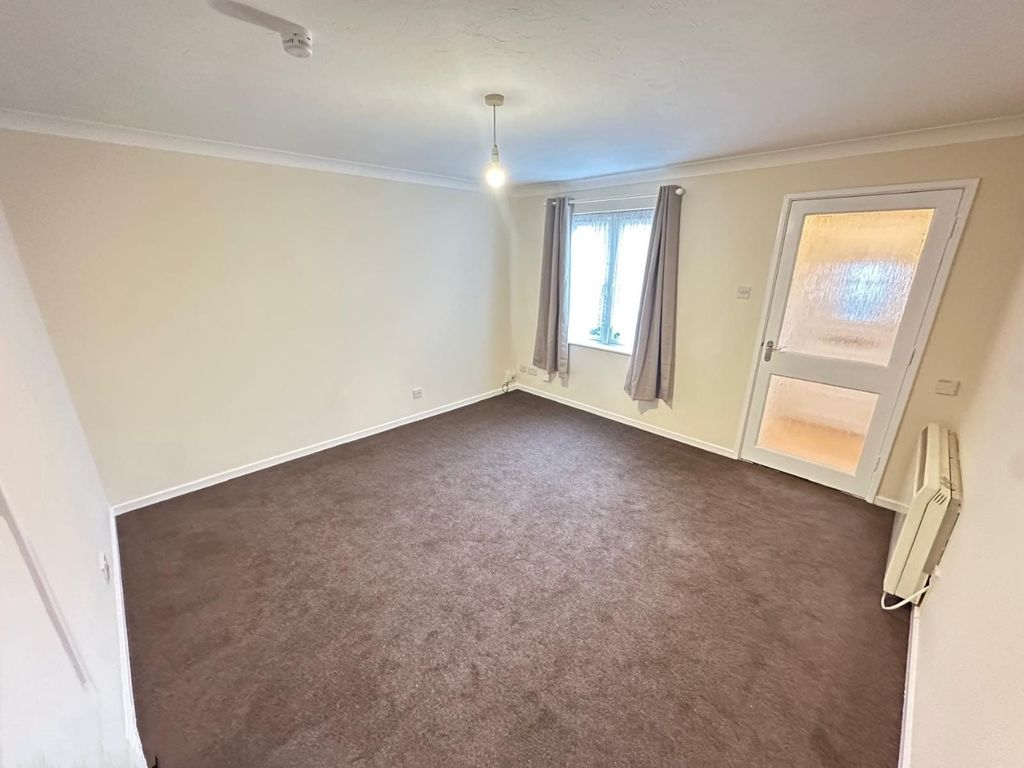 Property photo 2 of 7 4023462