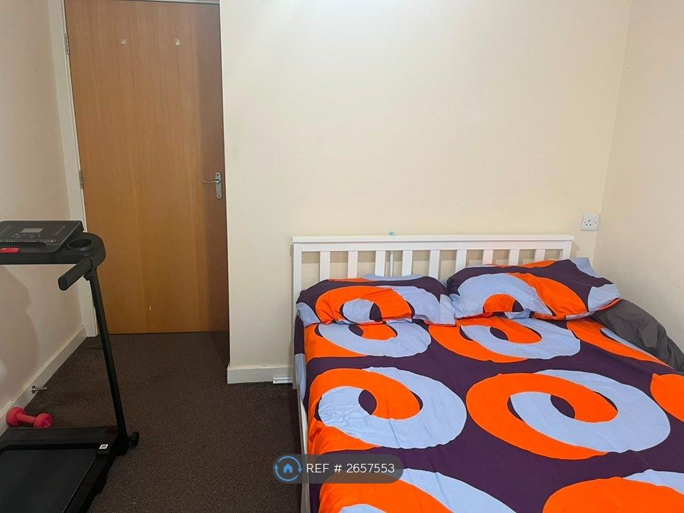Property photo 3 of 11 Bedroom 2