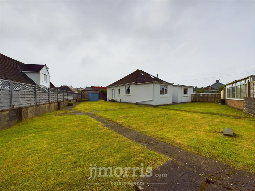 Property photo 2 of 18 Cam01583G0-Pr0175-Still010.Jpg