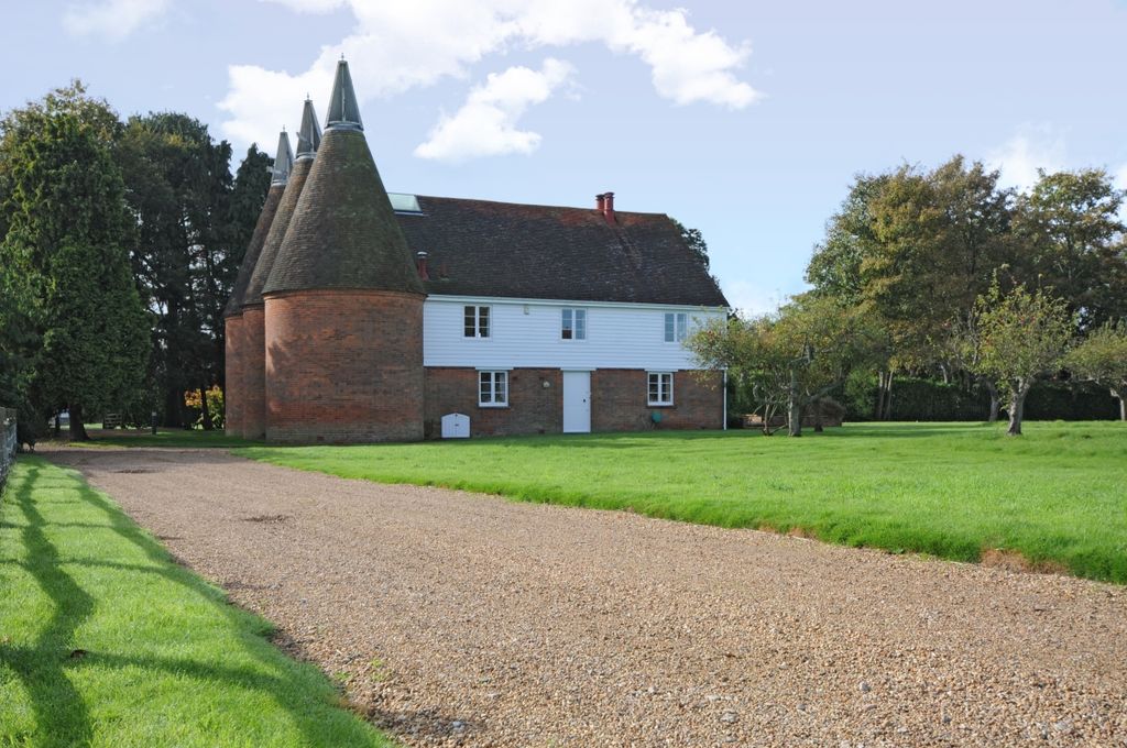 Property photo 2 of 26 469609%20(11)c