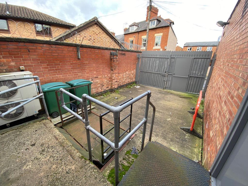 Property photo 3 of 5 Img_3703