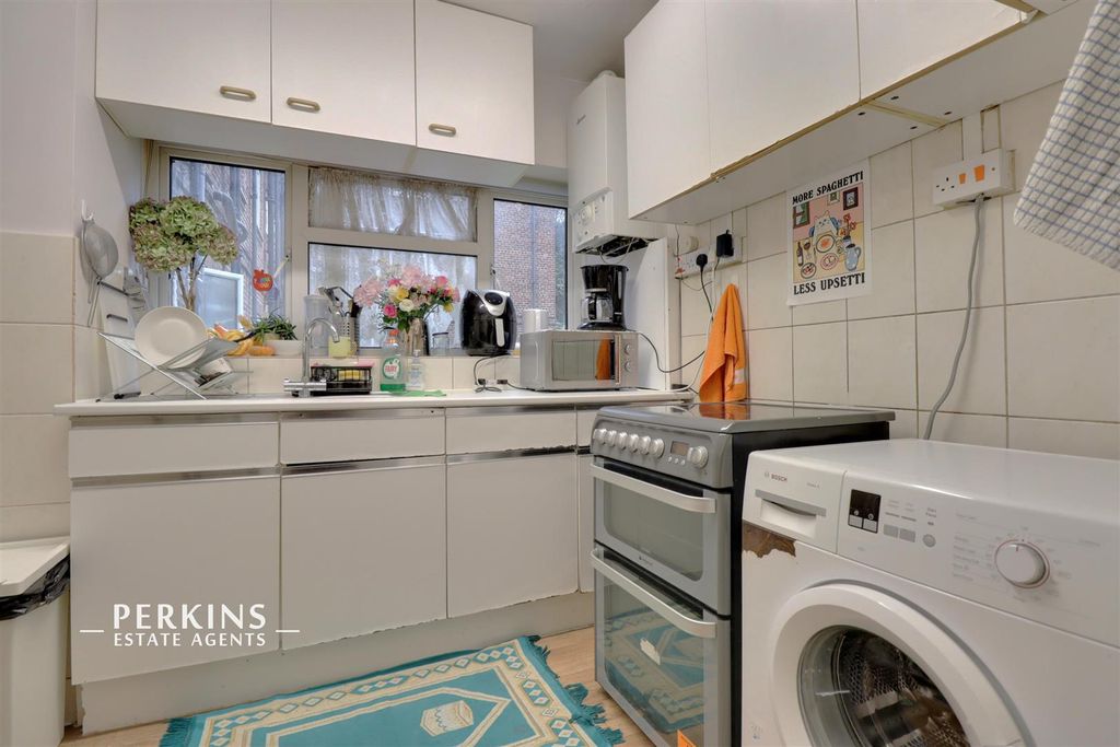 Property photo 2 of 5 Kitchen.Jpg