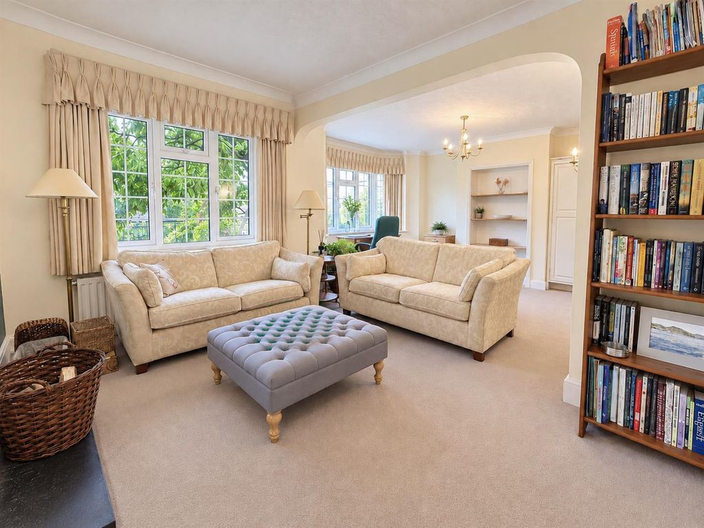 Property photo 2 of 35