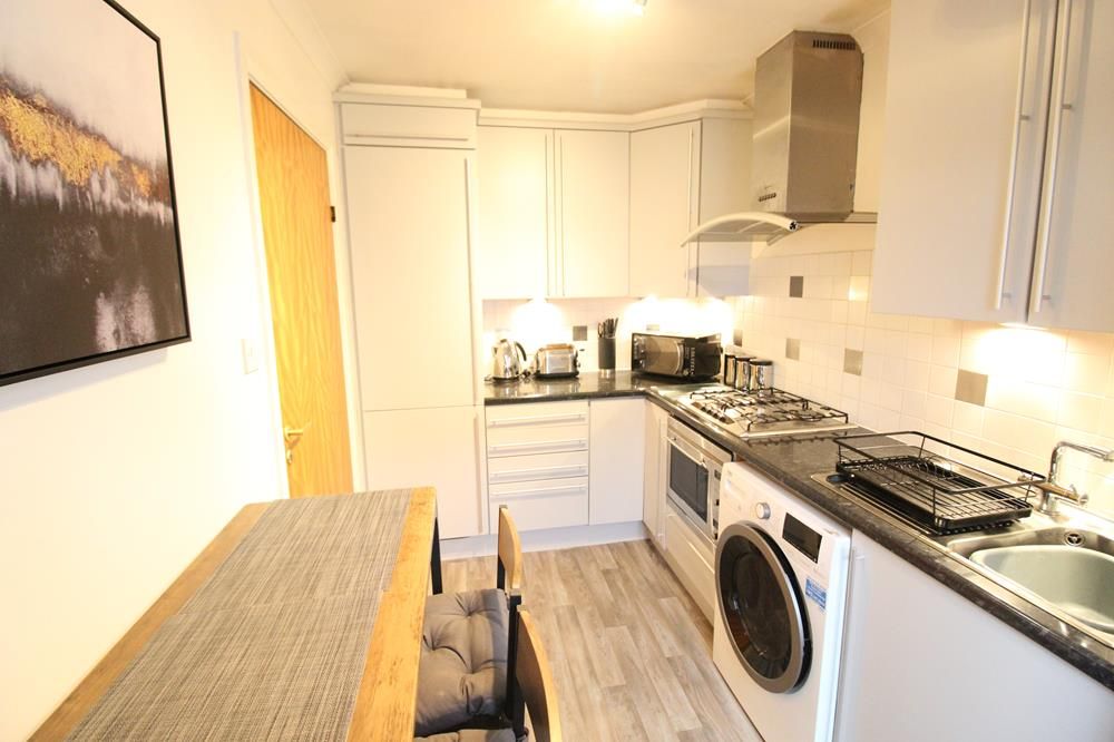 Property photo 2 of 7 Kitchen