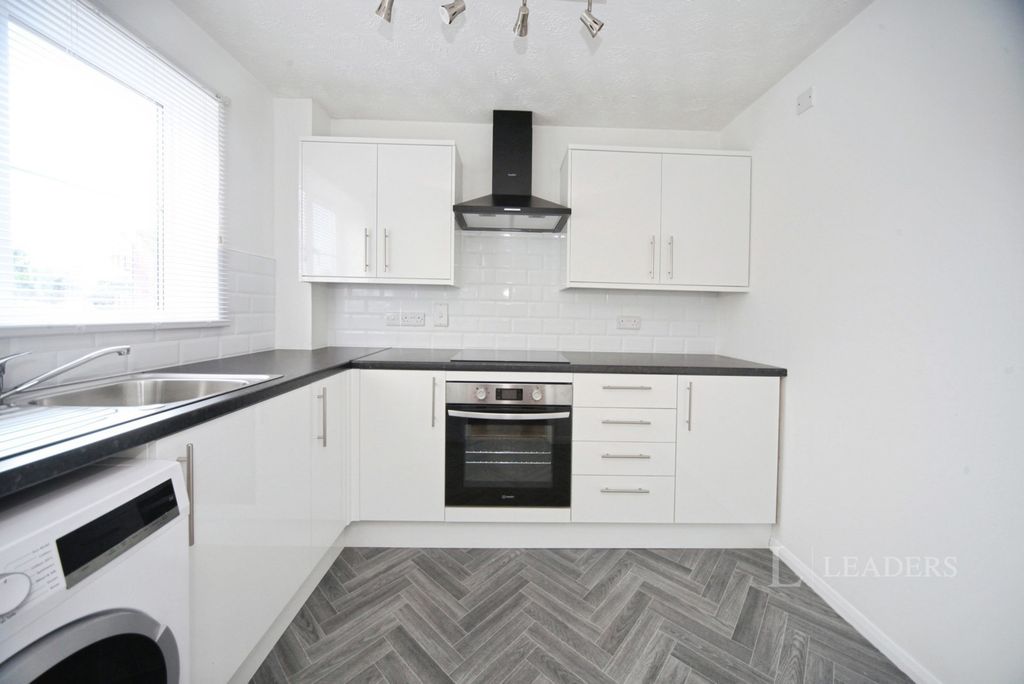 Property photo 3 of 11 Pbox-Img.Jpg