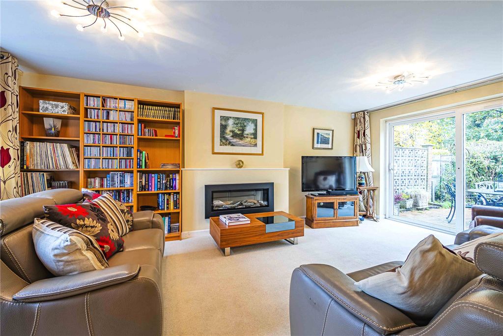 Property photo 2 of 23 Picture No. 13