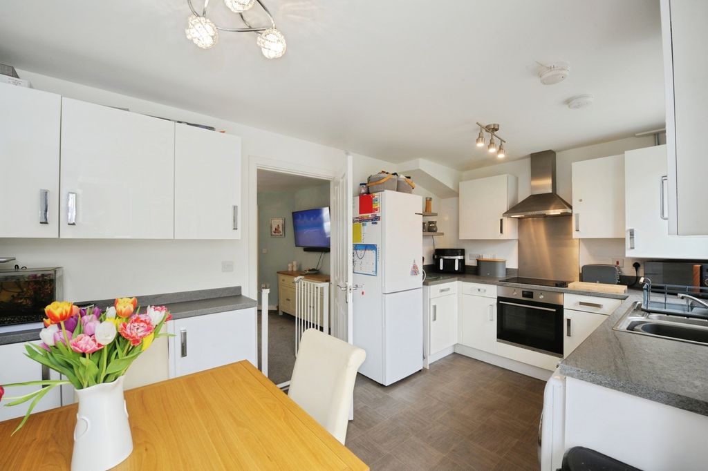 Property photo 2 of 12 Pbox-Img.Jpg