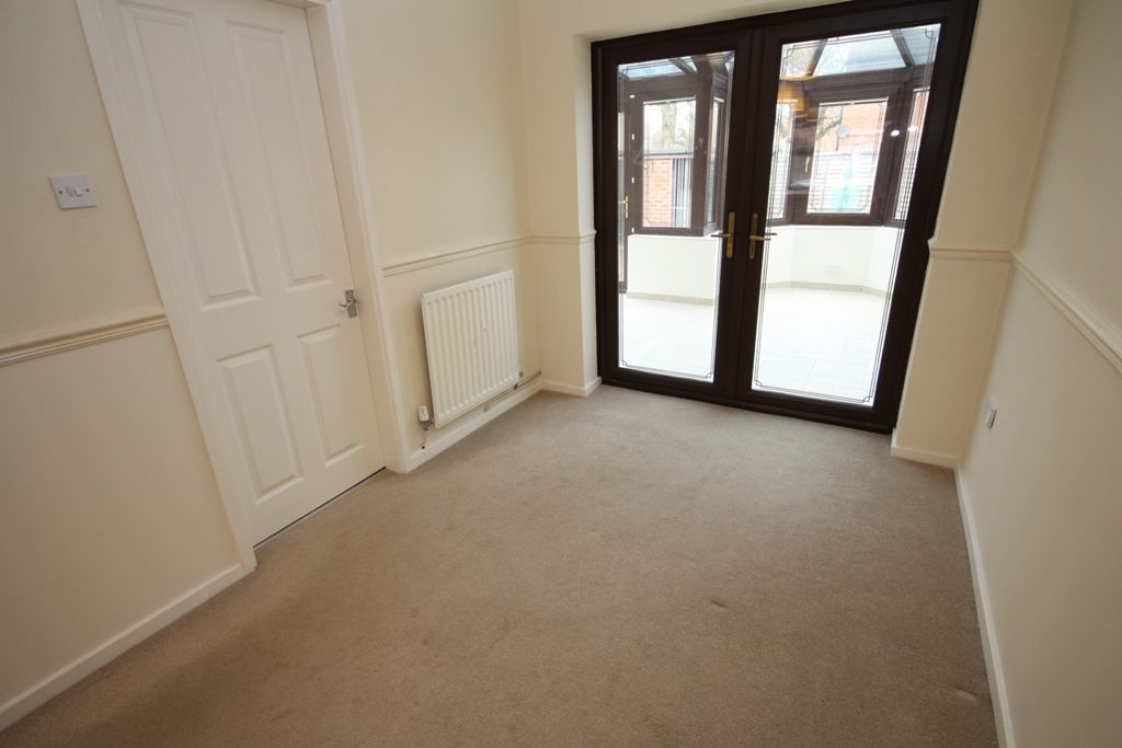 Property photo 3 of 9 Dining Area