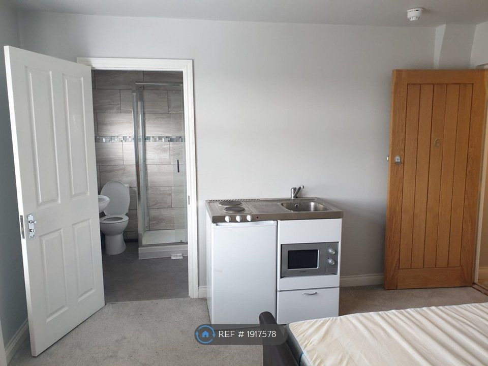 Property photo 3 of 6