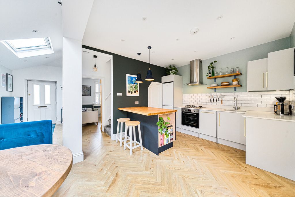 Property photo 2 of 14 Kitchen/Dining Room