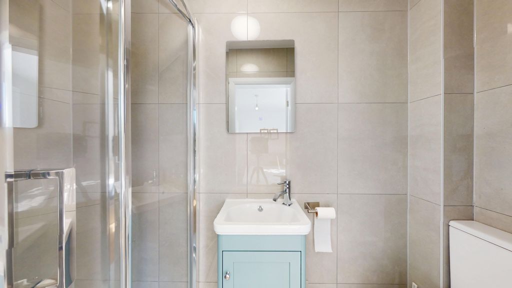 Property photo 3 of 10 En-Suite