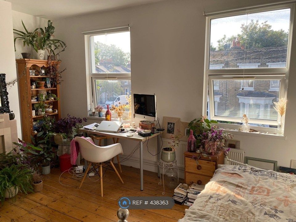 Property photo 1 of 17 Extra Large Double Bedroom 1st Floor