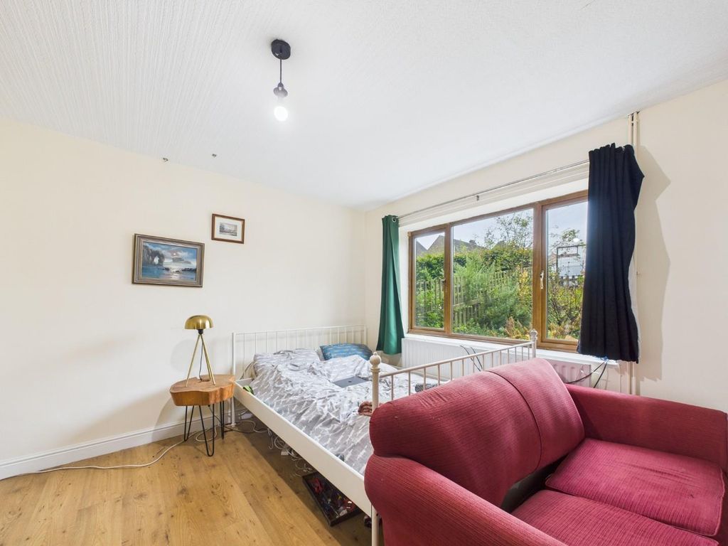 Property photo 3 of 28 Sitting Room