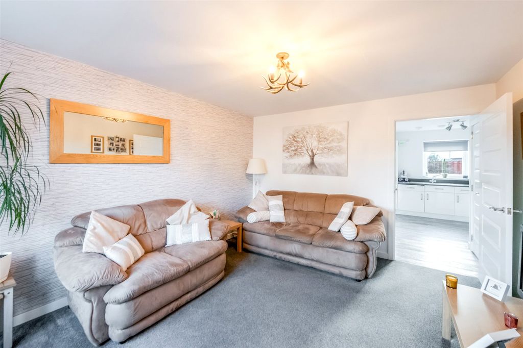 Property photo 3 of 19 Picture No. 10