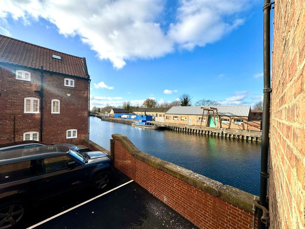 Property photo 2 of 12 View.Jpeg