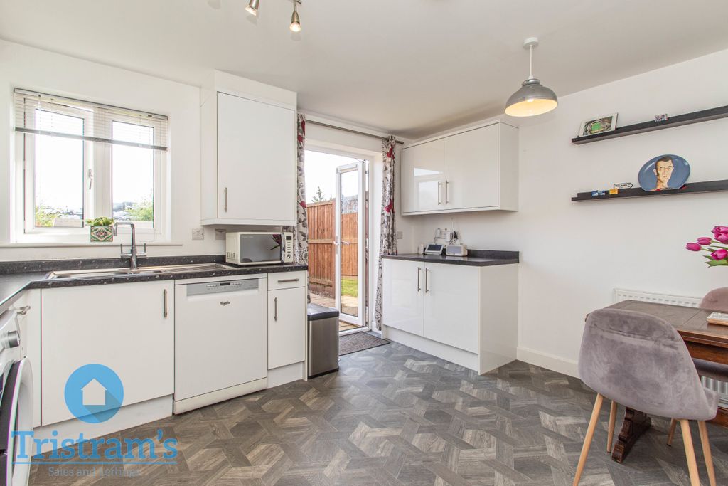 Property photo 3 of 24